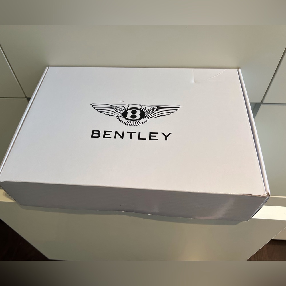 BENTLEY - sturdy cardboard box with 4  stickers